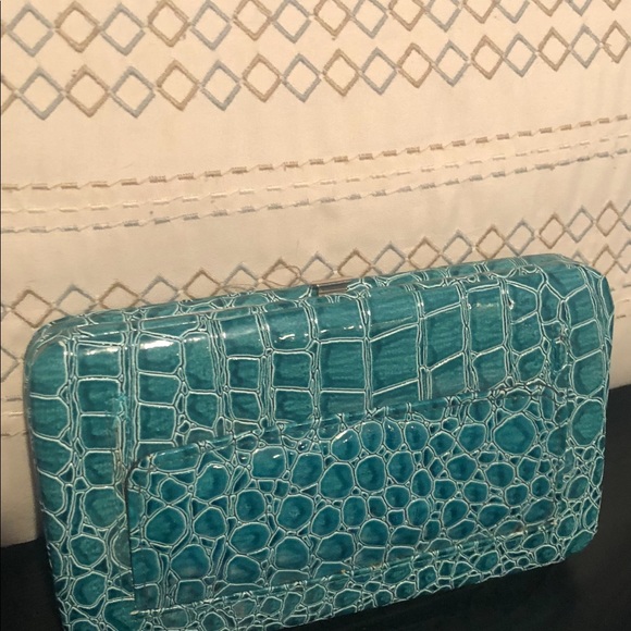 Turquoise Wallet - Picture 2 of 7